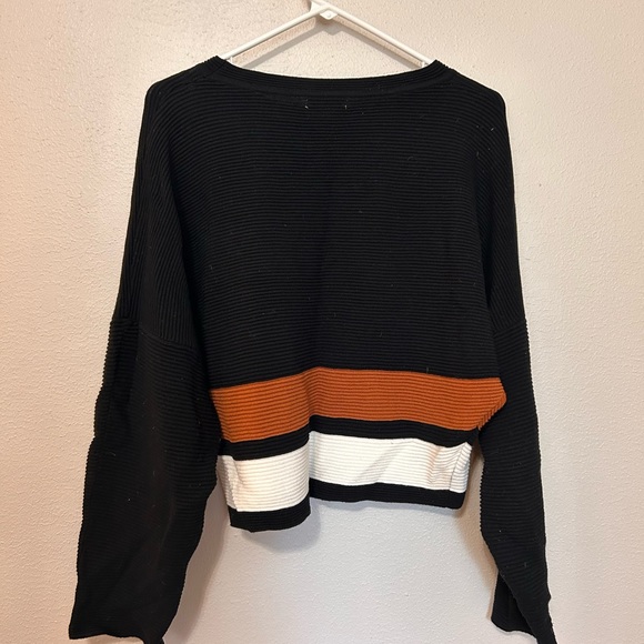Ribbed, boxy pull over sweater with stripes - Picture 2 of 3